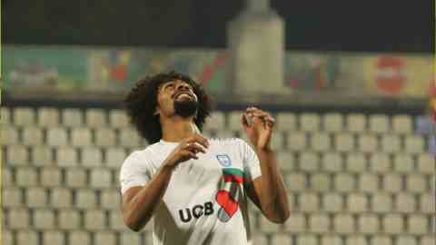  Cựu sao Ngoại hạng Anh bay thẳng sang Việt Nam để đấu Xuân Son, Hoàng Hên